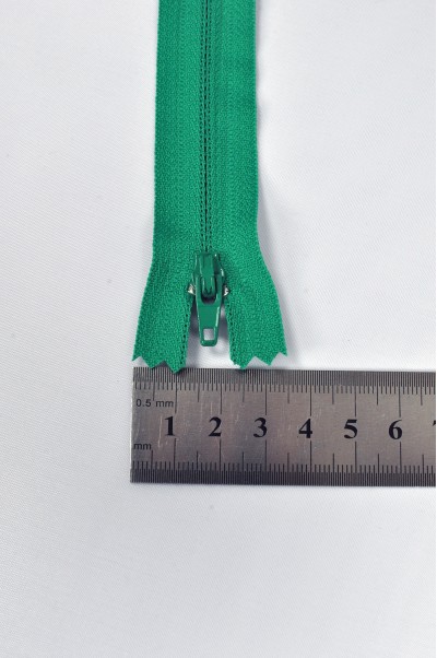 ZIP019 1號拉鏈 單頭密尾拉鏈  聚酯牙拉链头拉鏈款式   拉鏈款式  不設單獨拉鍊訂購 正面照